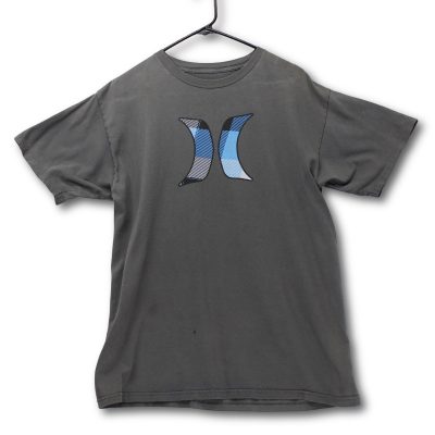 Vintage Y2K Hurley Graphic T-Shirt Mens Medium Charcoal Grey Plaid Logo Good