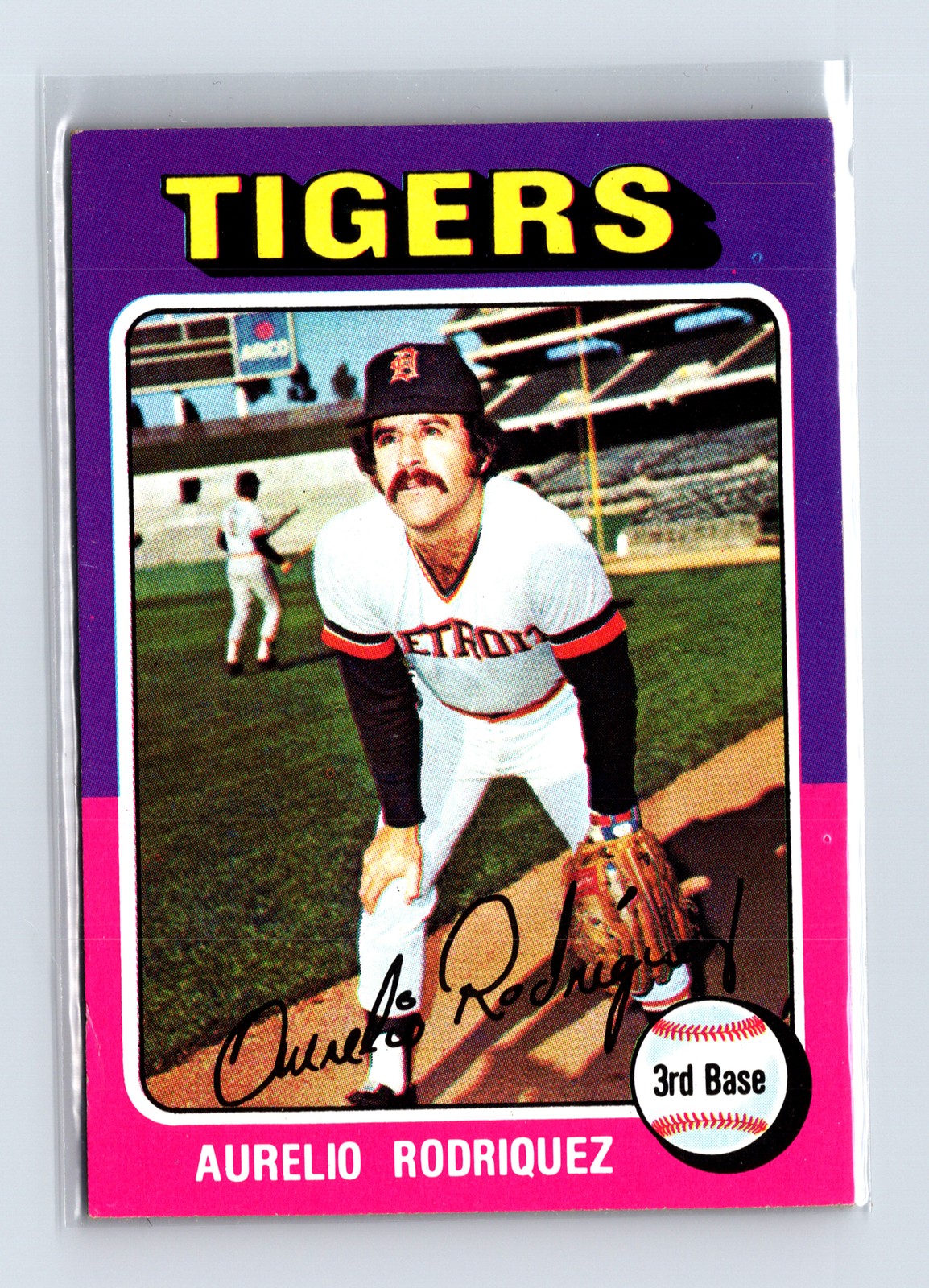 1975 Topps Baseball - SET BREAK - #221 Aurelio Rodriguez