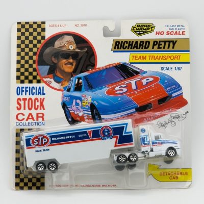 Road Champs Team Transport Diecast 1/87 Truck - Richard Petty STP